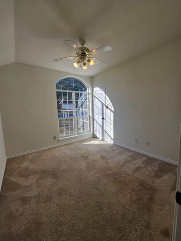 1507 Century Oaks DR, Lockhart, TX 78644