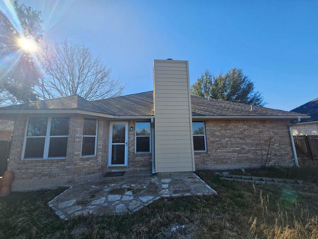 1507 Century Oaks DR, Lockhart, TX 78644