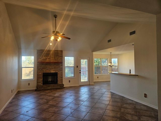 1507 Century Oaks DR, Lockhart, TX 78644