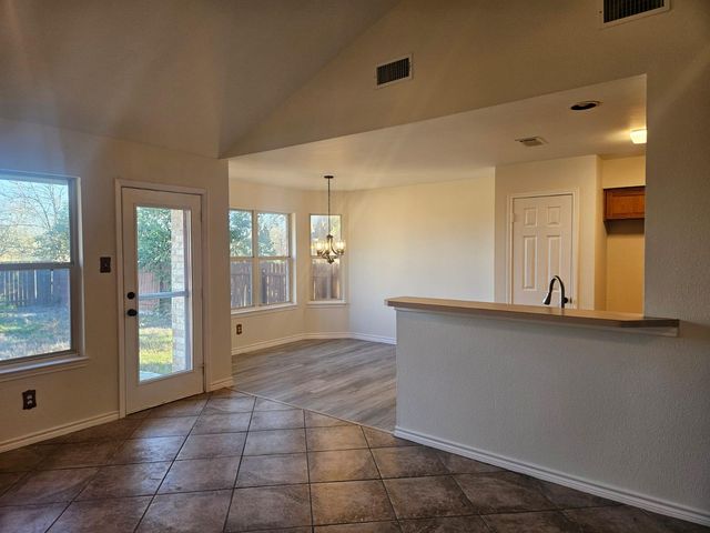 1507 Century Oaks DR, Lockhart, TX 78644