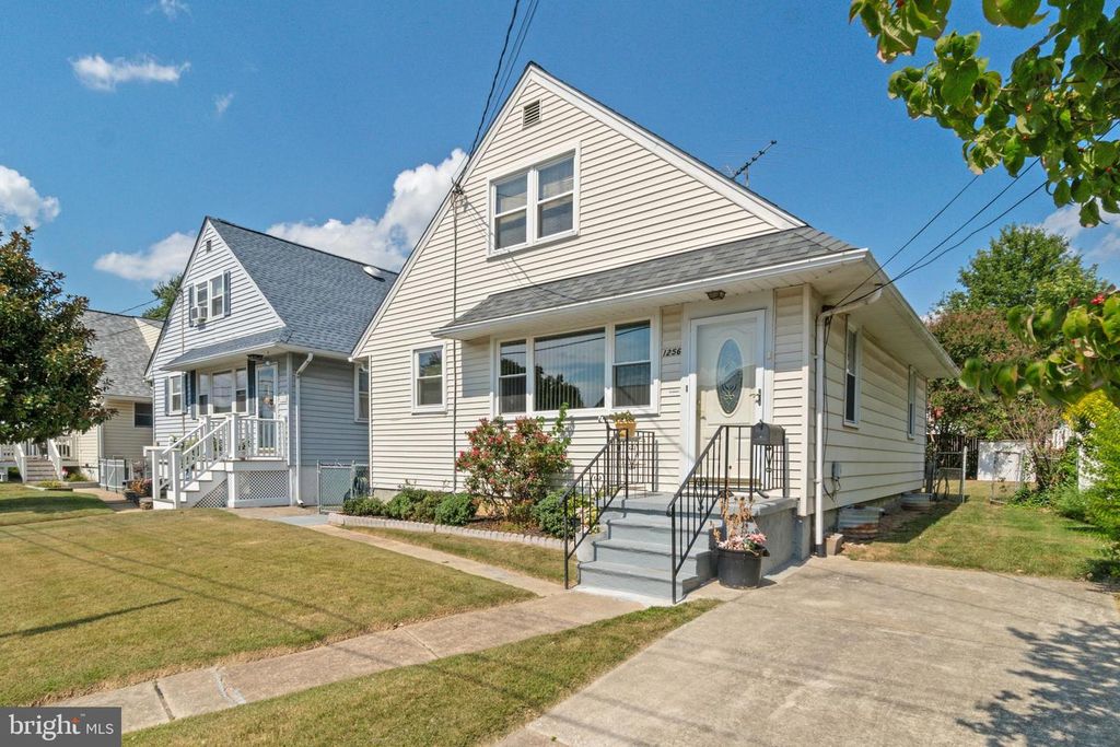 1256 LOCUST AVE, Baltimore, MD 21227