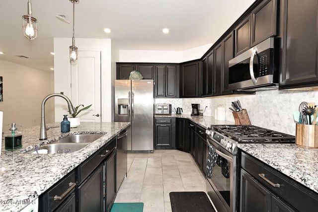 4050 W ROSS Avenue, Glendale, AZ 85308