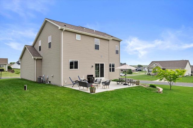 W1171 Meadowsweet PASS, Ixonia, WI 53036