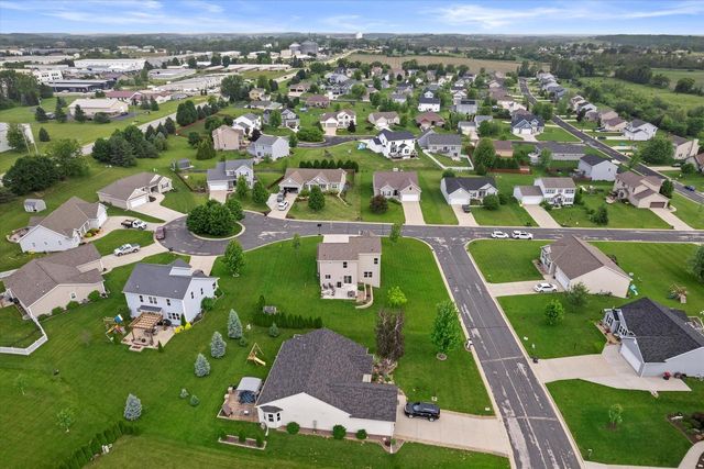W1171 Meadowsweet PASS, Ixonia, WI 53036