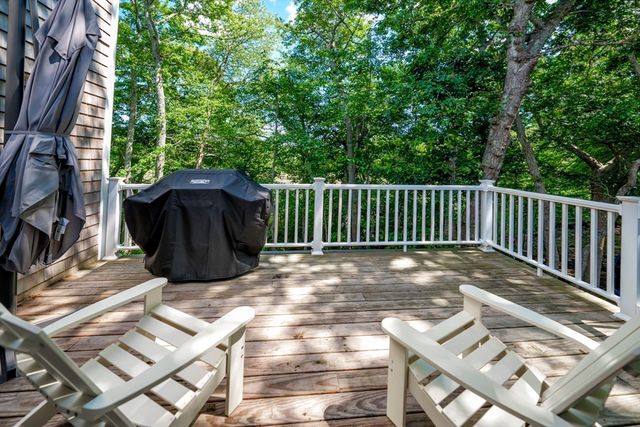 28 Seminole Dr, Yarmouth, MA 02675