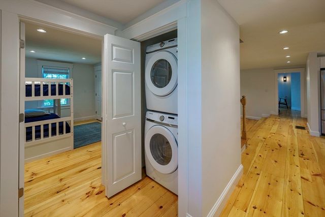 28 Seminole Dr, Yarmouth, MA 02675