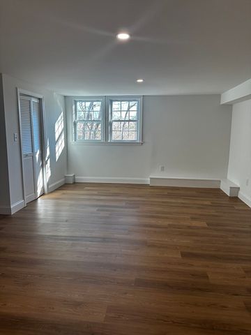 28 Seminole Dr, Yarmouth, MA 02675
