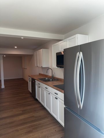 28 Seminole Dr, Yarmouth, MA 02675
