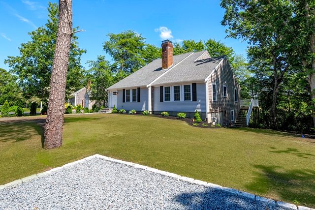 28 Seminole Dr, Yarmouth, MA 02675