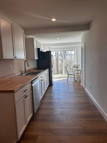 28 Seminole Dr, Yarmouth, MA 02675