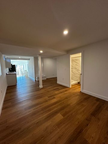 28 Seminole Dr, Yarmouth, MA 02675