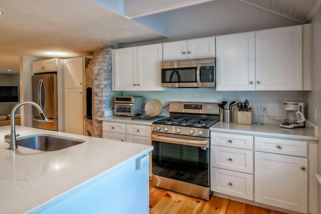 28 Seminole Dr, Yarmouth, MA 02675