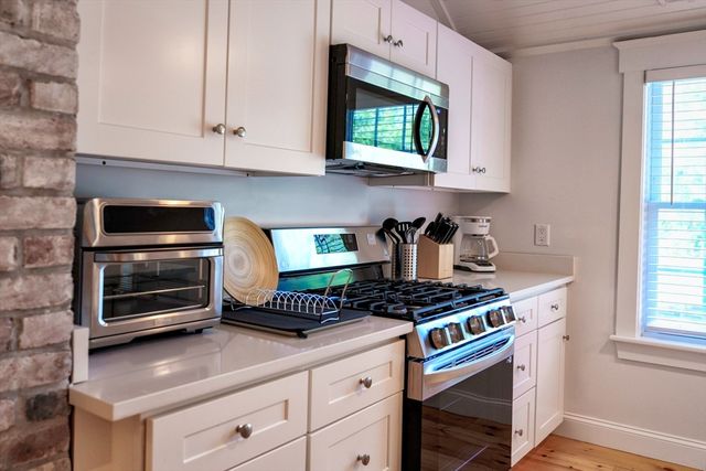 28 Seminole Dr, Yarmouth, MA 02675