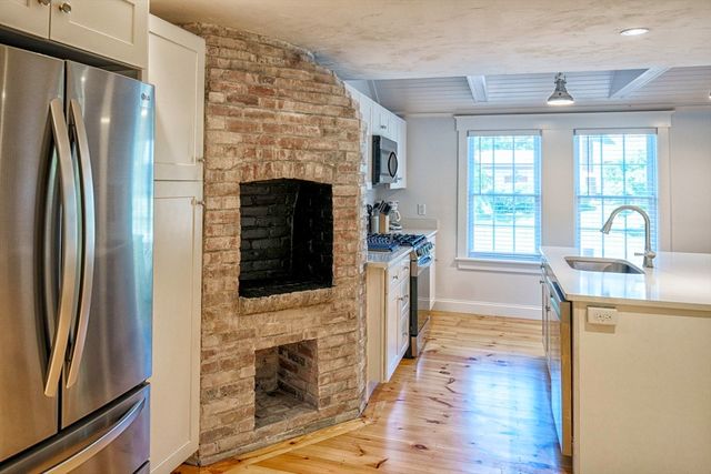 28 Seminole Dr, Yarmouth, MA 02675