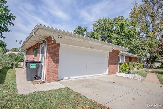 19 Baldus Drive, Fairview Heights, IL 62208