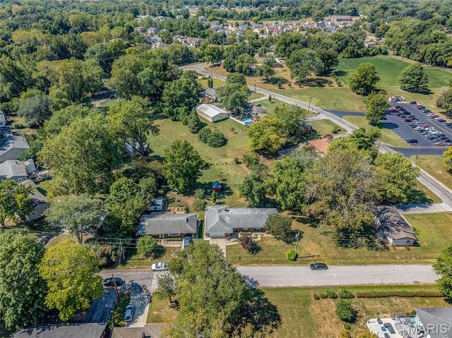 19 Baldus Drive, Fairview Heights, IL 62208