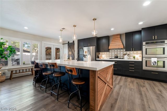 6 Oak Hollow Court, Henderson, NV 89074