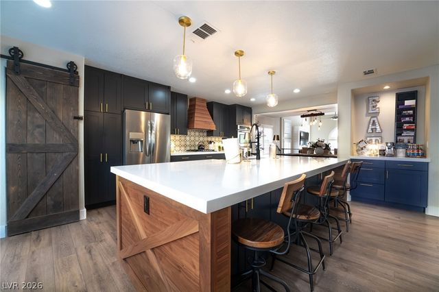 6 Oak Hollow Court, Henderson, NV 89074