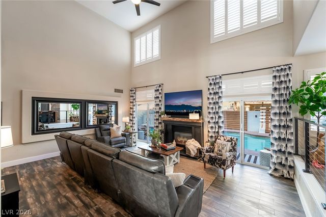 6 Oak Hollow Court, Henderson, NV 89074