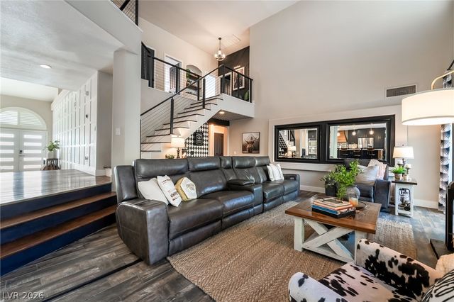 6 Oak Hollow Court, Henderson, NV 89074
