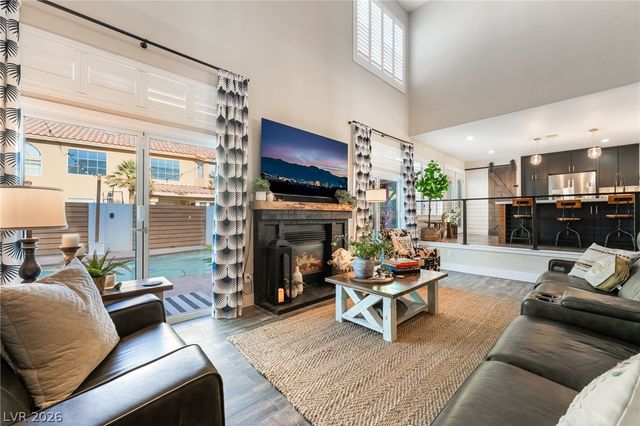 6 Oak Hollow Court, Henderson, NV 89074