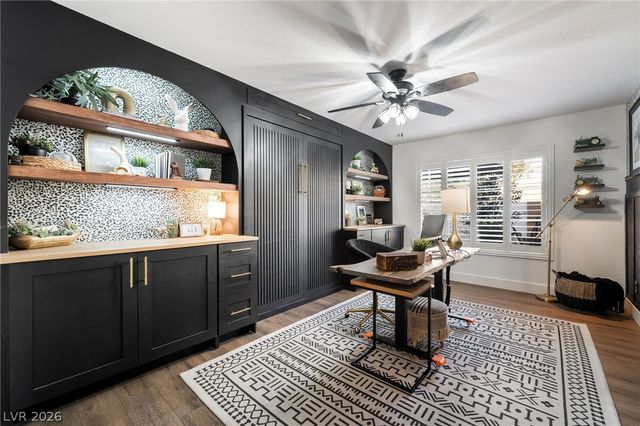 6 Oak Hollow Court, Henderson, NV 89074