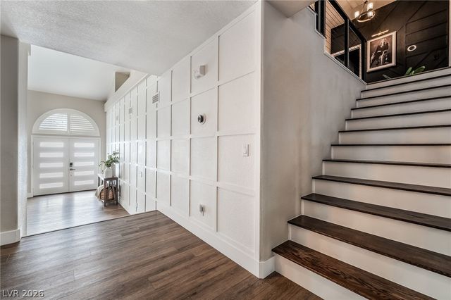 6 Oak Hollow Court, Henderson, NV 89074
