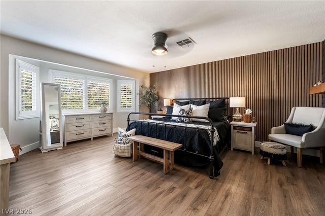 6 Oak Hollow Court, Henderson, NV 89074