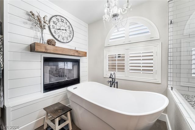 6 Oak Hollow Court, Henderson, NV 89074