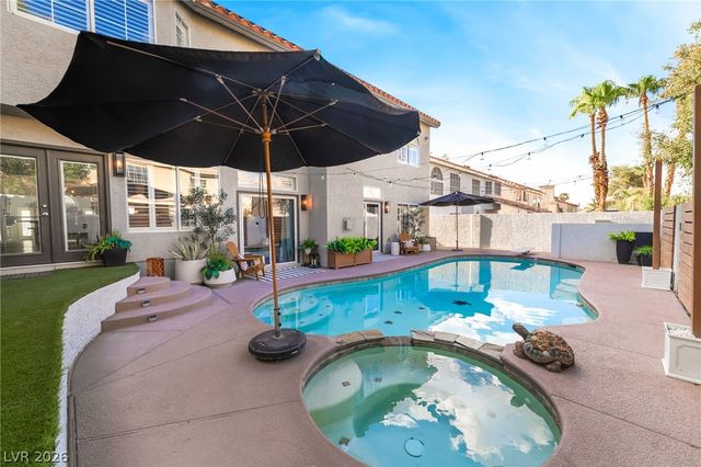 6 Oak Hollow Court, Henderson, NV 89074