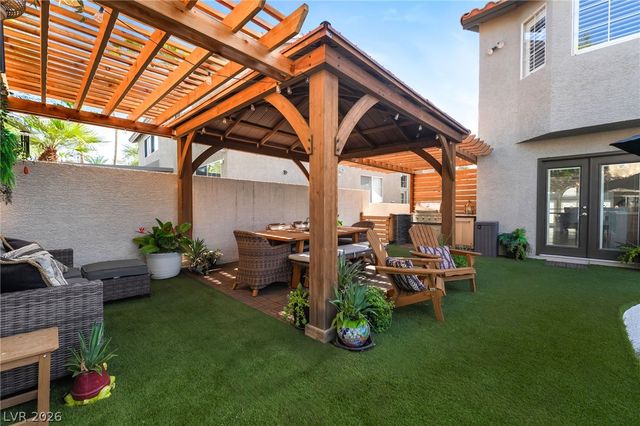6 Oak Hollow Court, Henderson, NV 89074