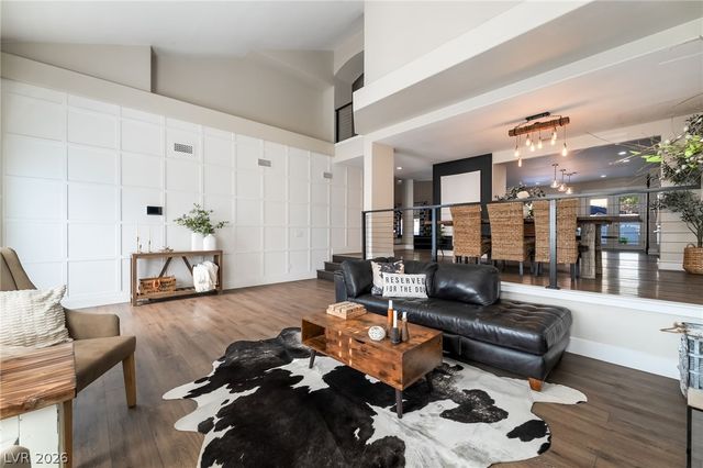 6 Oak Hollow Court, Henderson, NV 89074