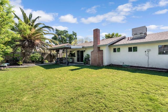 3444 W Coppola Avenue, Visalia, CA 93277