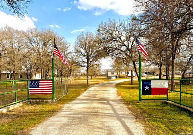 4691 Fm 1339, Kingsbury, TX 78638