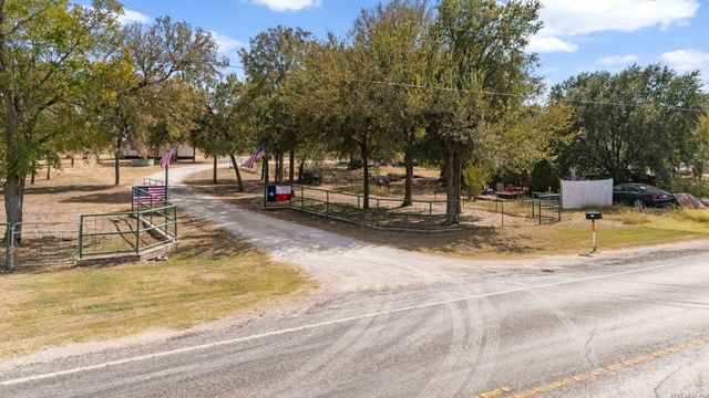 4691 Fm 1339, Kingsbury, TX 78638