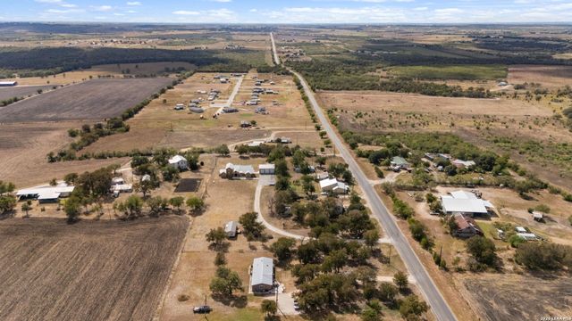 4691 Fm 1339, Kingsbury, TX 78638