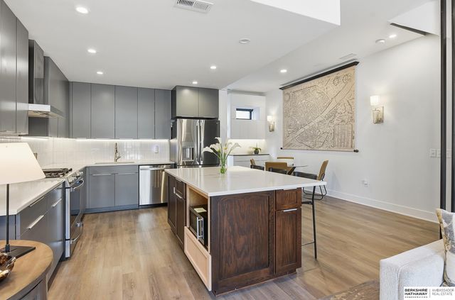 2208 S 64th Avenue, Omaha, NE 68106