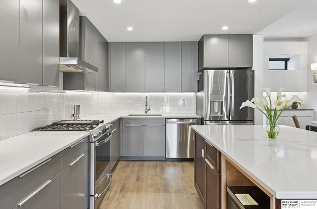 2208 S 64th Avenue, Omaha, NE 68106