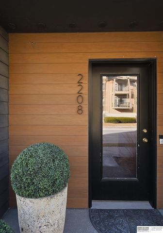 2208 S 64th Avenue, Omaha, NE 68106