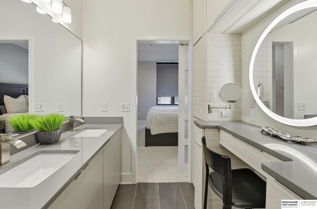 2208 S 64th Avenue, Omaha, NE 68106