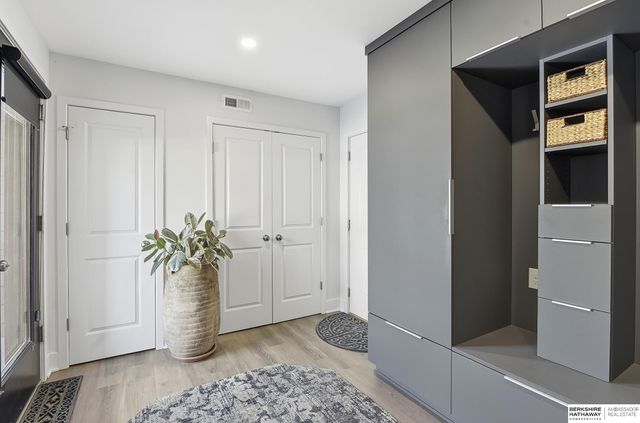 2208 S 64th Avenue, Omaha, NE 68106