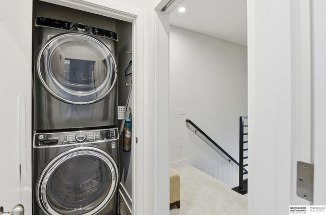 2208 S 64th Avenue, Omaha, NE 68106