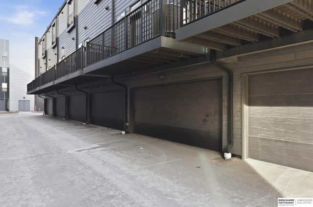 2208 S 64th Avenue, Omaha, NE 68106