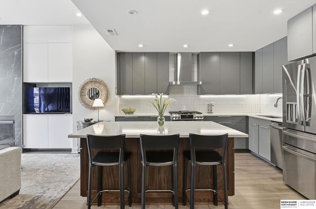 2208 S 64th Avenue, Omaha, NE 68106