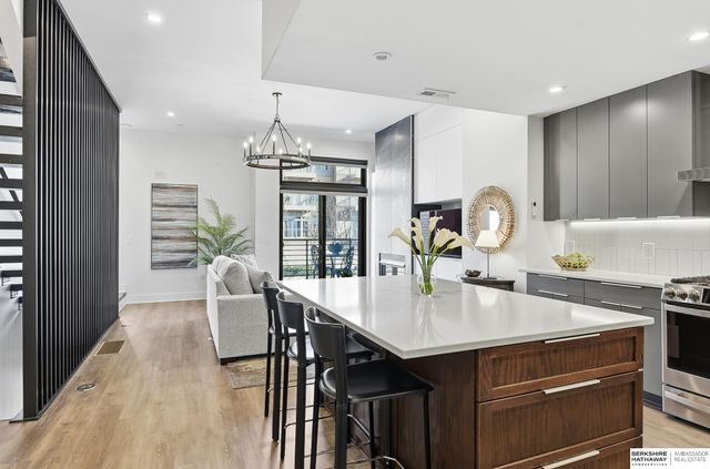 2208 S 64th Avenue, Omaha, NE 68106