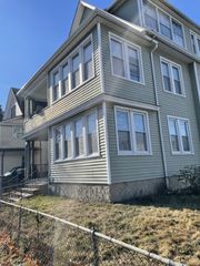 2463 East Main Street, Bridgeport, CT 06610