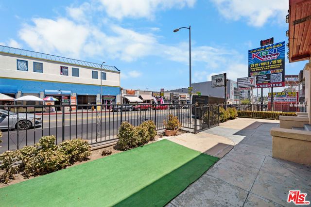 811 S Vermont Avenue, Los Angeles, CA 90005