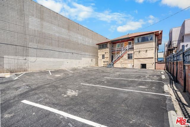 811 S Vermont Avenue, Los Angeles, CA 90005