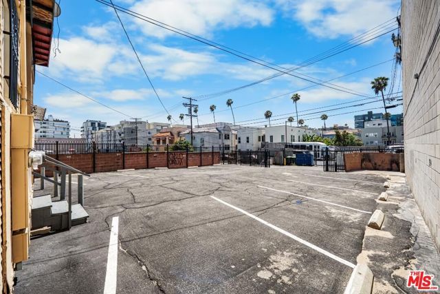 811 S Vermont Avenue, Los Angeles, CA 90005