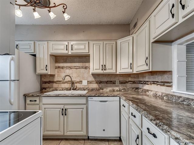 11437 N May Avenue, Oklahoma City, OK 73120